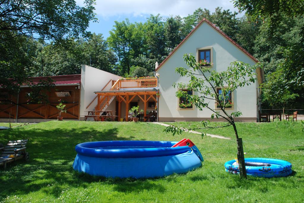 Apartament Penzion Staj Návary Zewnętrze zdjęcie